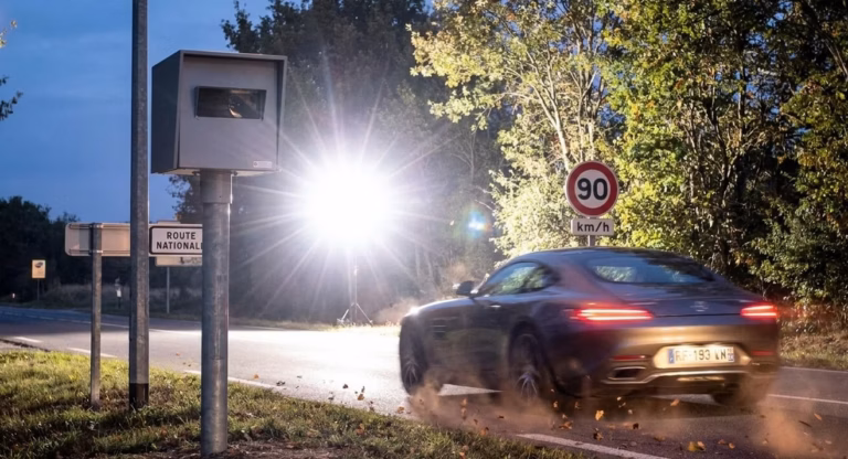 Contrôlé à 200 km/h au lieu de 90 : la gendarmerie saisit son Audi et suspend son permis