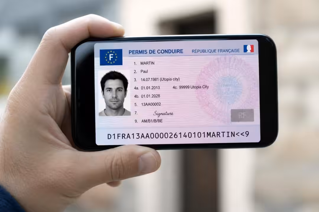 emportez votre permis partout avec vous grâce à la version numérique disponible sur votre smartphone. pratique, sécurisé et accessible à tout moment.